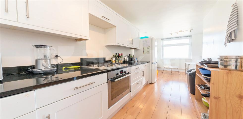 			NO TENANTS ADMINISTRATION FEES , 3 Bedroom, 1 bath, 1 reception Flat			 Shepherds Bush Green, Shepherds Bush